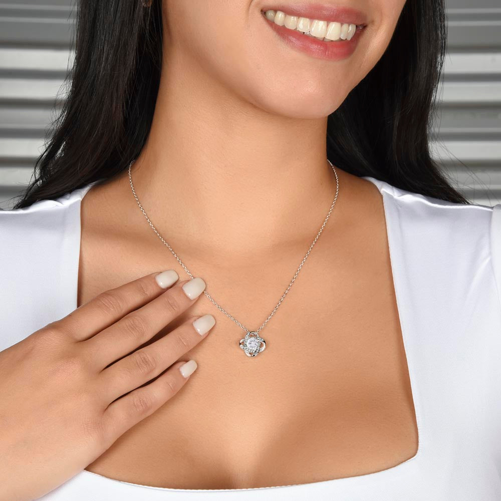 "To My Gorgeous Mom" Necklace - Mother's Day Gift for Mom from Daughter